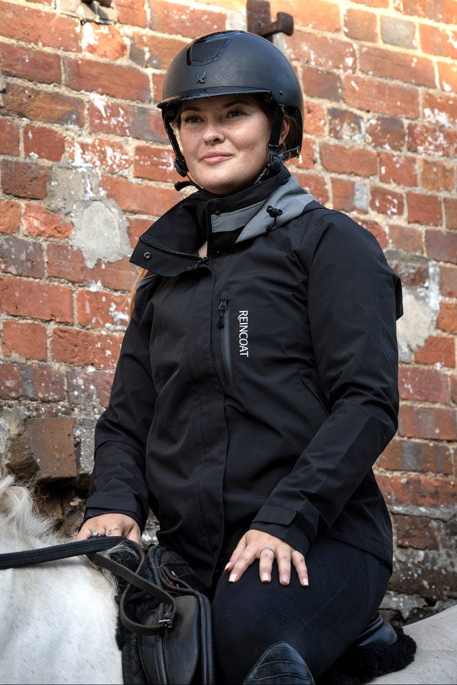 Abi wearing size L